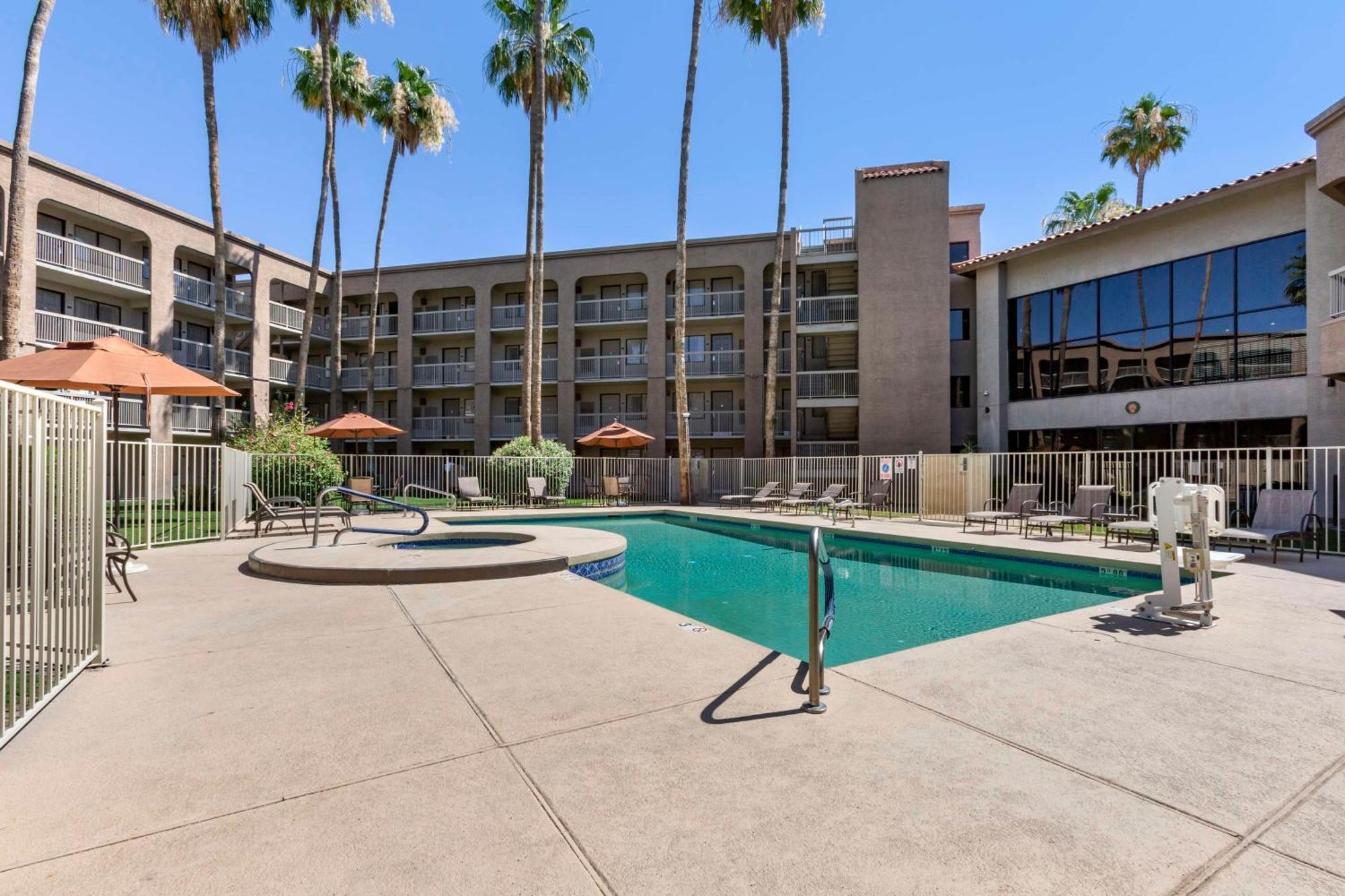 Best Western Plus Scottsdale Thunderbird Suites Exterior foto