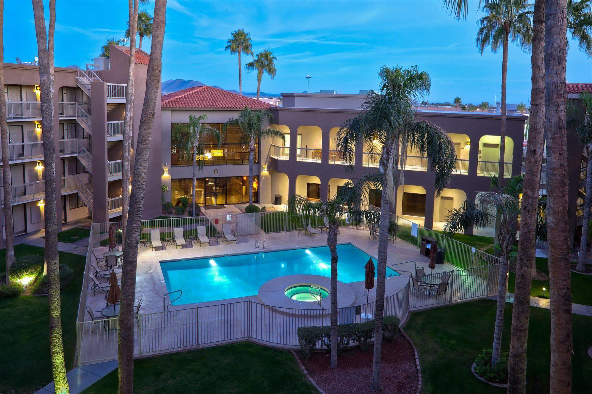 Best Western Plus Scottsdale Thunderbird Suites Exterior foto